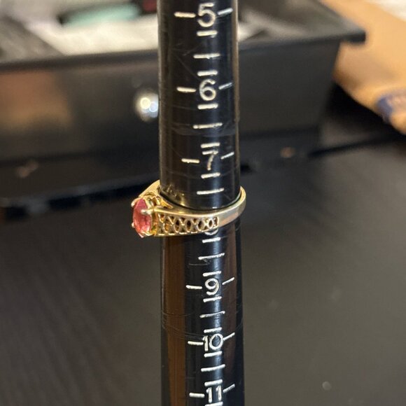 18K G.E. Pink Stone Ring - Picture 5 of 6